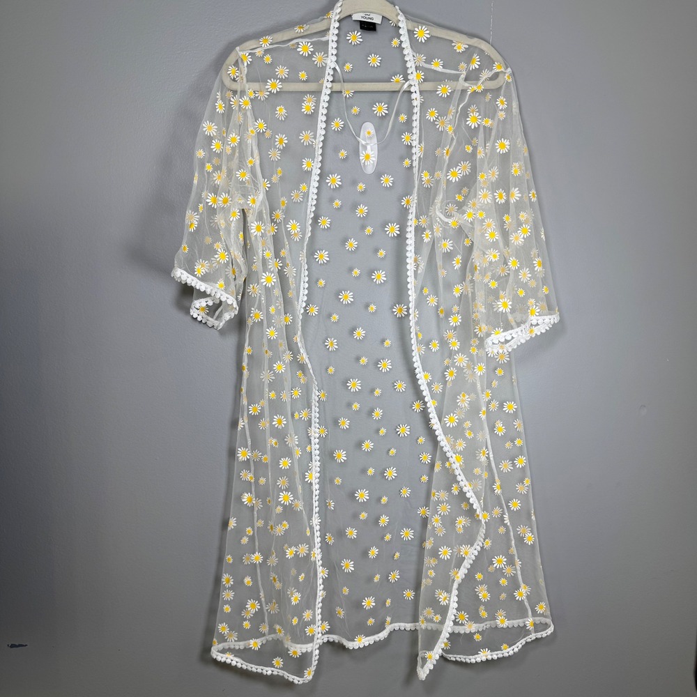David and Young Daisy Floral Mesh Kimono Cardigan White Sheer Pom Pom FST07813D